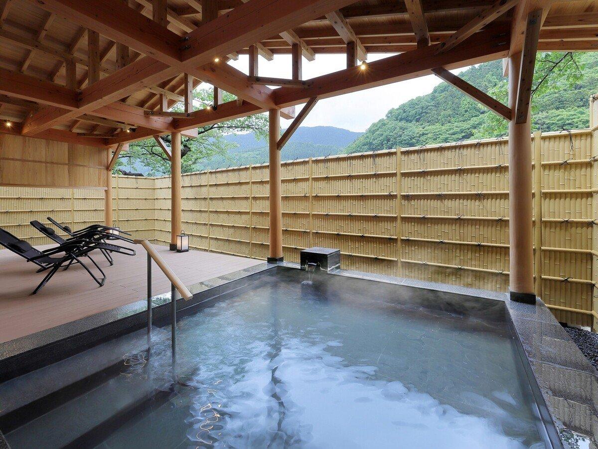 [1F露天風呂] 庭園 里の湯