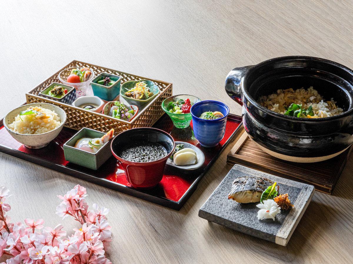 地の食材を愉しむ「朝食御膳」
