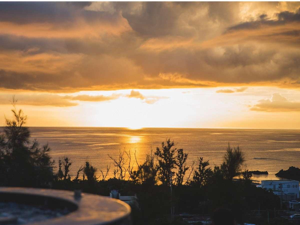 ガーデンプールから望む西海岸