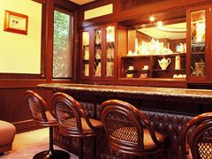 写真：サロン萬葉倶楽部