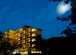 写真：建物外観