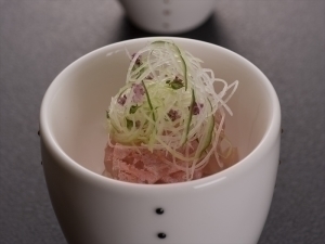 季節の一番をお届けする～初夏の「鮎」をあしらった美食懐石～