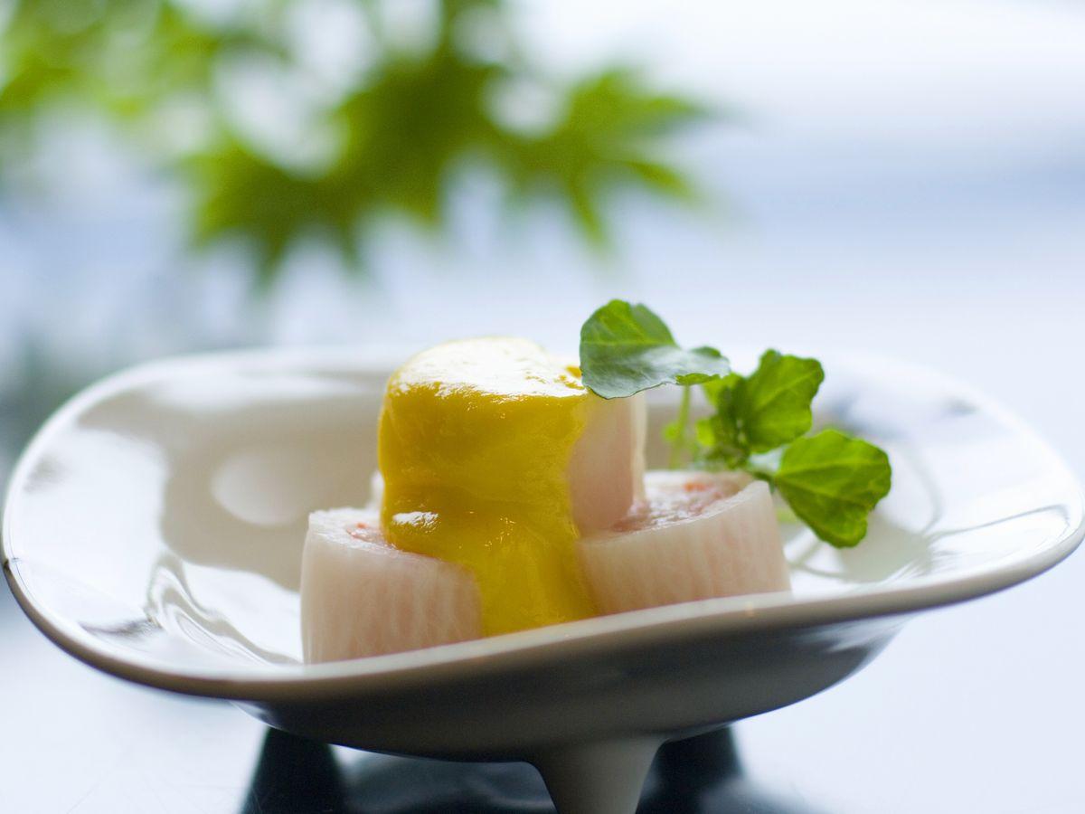 【客室付き温泉 Premiumステイ 】厳選食材を、板前の手に委ねる～　ワンランク上の会席を個室席にて